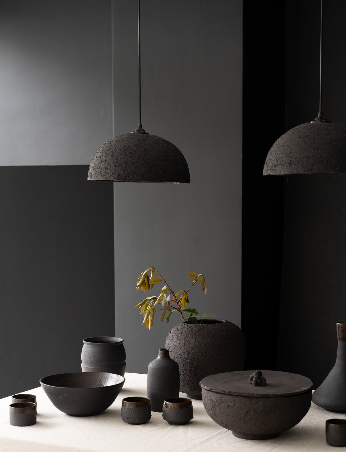Nomi – handmade black ceramic pendant light in natural clay, Geza Ceramic – image 13