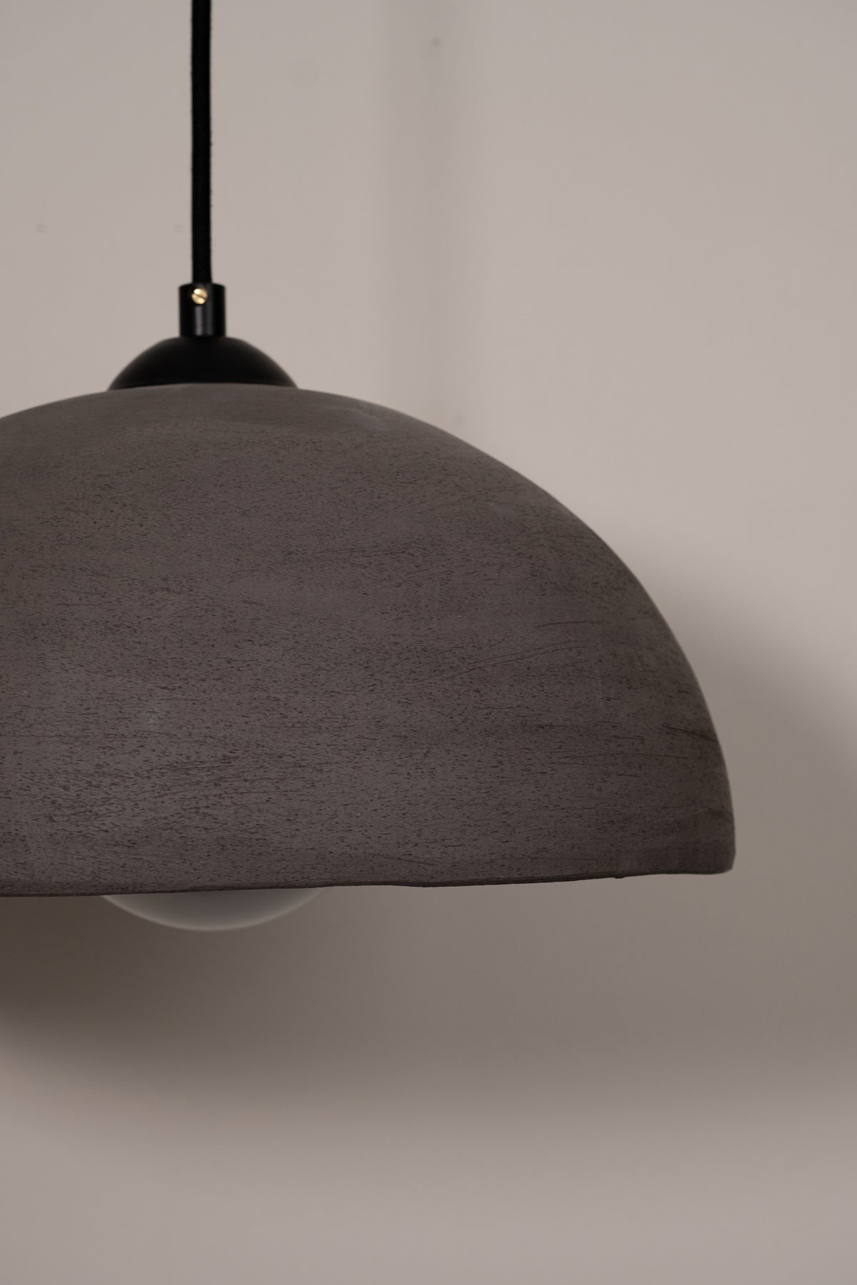 Kairos – handmade light black ceramic pendant light in natural clay, Geza Ceramic – image 3