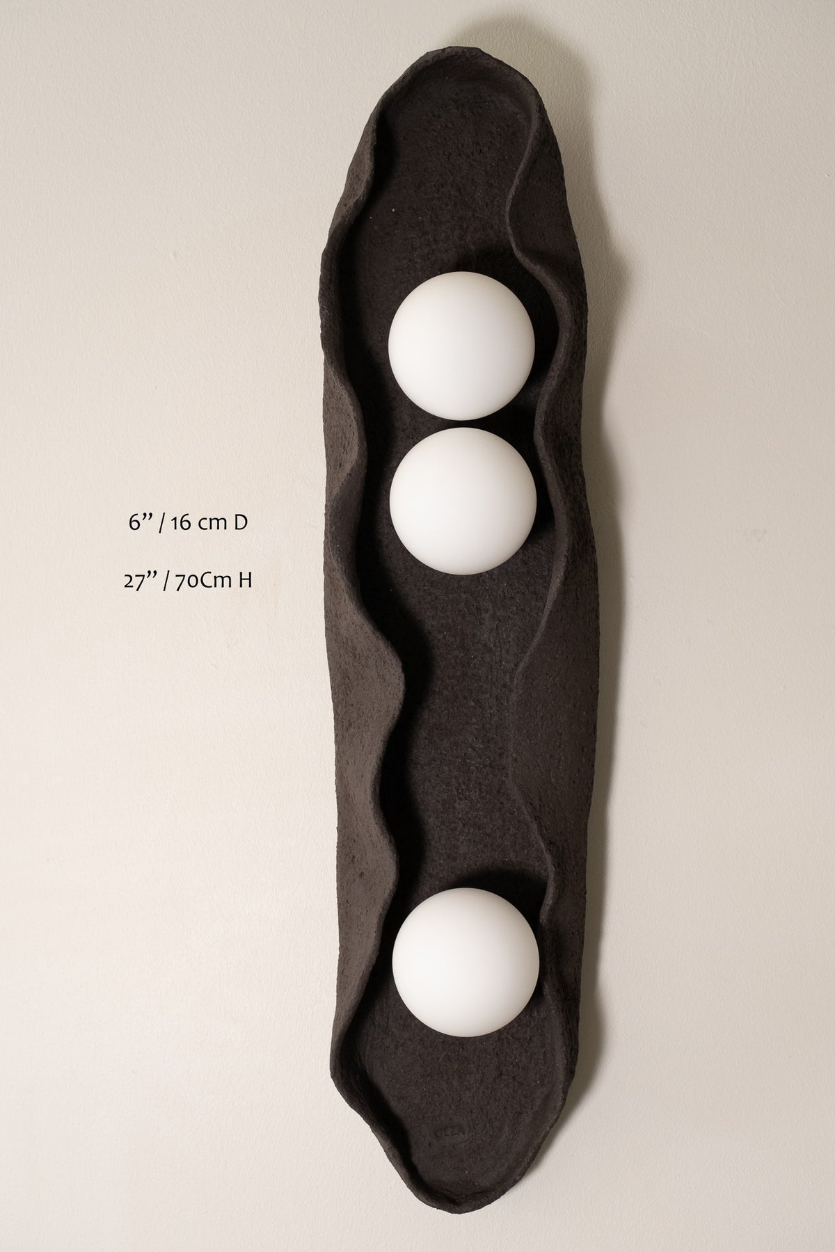 Noa – handmade black ceramic wall sconce in natural clay, Geza Ceramic – image 9